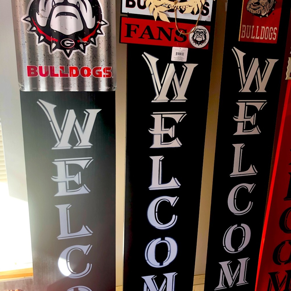 Welcome signs